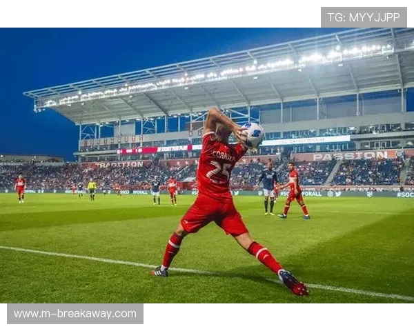 布伦特福德2-1伯恩茅斯，诺加德界外球致胜，本赛季第12次界外球破门